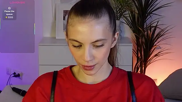 Snapshot of mia_silkk chatting on 24, 11, 2025 mia silkk online show from 24, 11, 2025