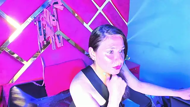 Kylie Bloom online show from 15, 4, 2026