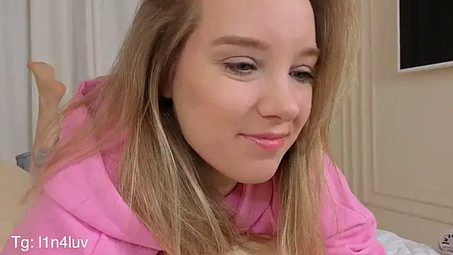 Snapshot of AIicaparkerc chatting on 30, 10, 2025 AIicaparkerc online show from 30, 10, 2025