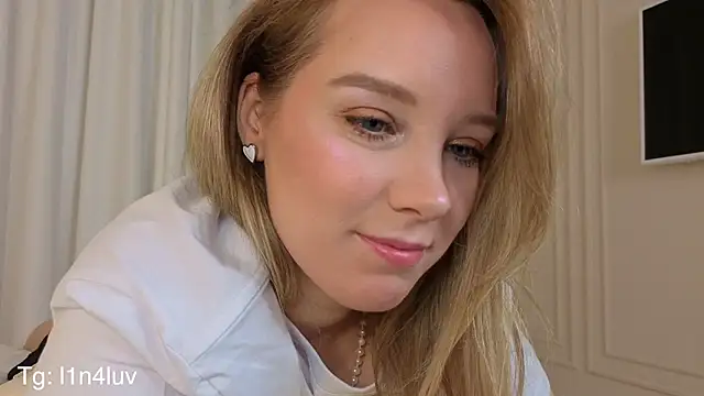 Snapshot of AIicaparkerc chatting on 11, 11, 2025 AIicaparkerc online show from 11, 11, 2025