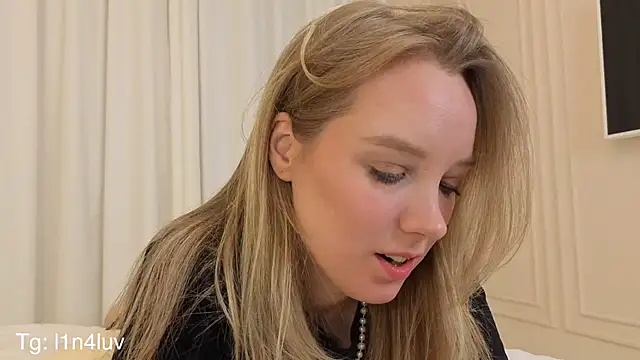 Snapshot of AIicaparkerc chatting on 13, 11, 2025 AIicaparkerc online show from 13, 11, 2025