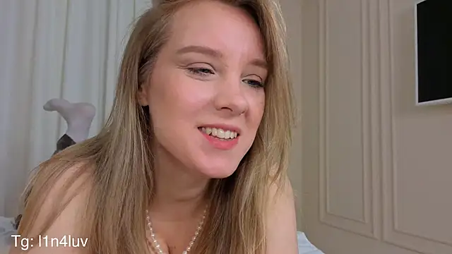 Snapshot of AIicaparkerc chatting on 18, 11, 2025 AIicaparkerc online show from 18, 11, 2025