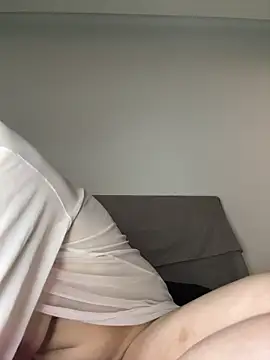 Milina123456 online show from 13, 4, 2026