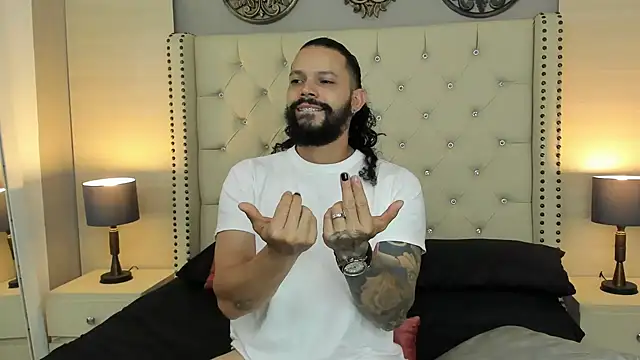 Snapshot of AlukardBig chatting on 29, 10, 2025 AlukardBig online show from 29, 10, 2025