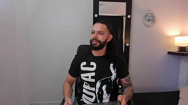 Snapshot of AlukardBig chatting on 12, 11, 2025 AlukardBig online show from 12, 11, 2025