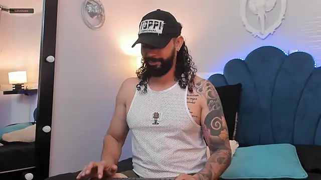 Snapshot of AlukardBig chatting on 5, 12, 2025 AlukardBig online show from 5, 12, 2025