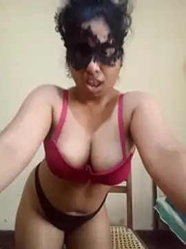 Expose Queen online show from 4, 2, 2026