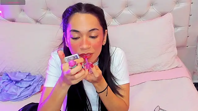 Snapshot of GabbiePrice chatting on 23, 10, 2025 GabbiePrice online show from 23, 10, 2025