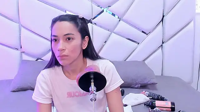 GabbiePrice online show from 19, 5, 2026