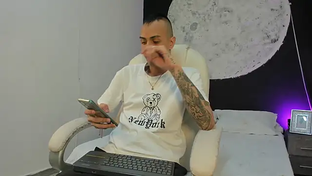 DerryAndIzzy online show from 12, 10, 2025