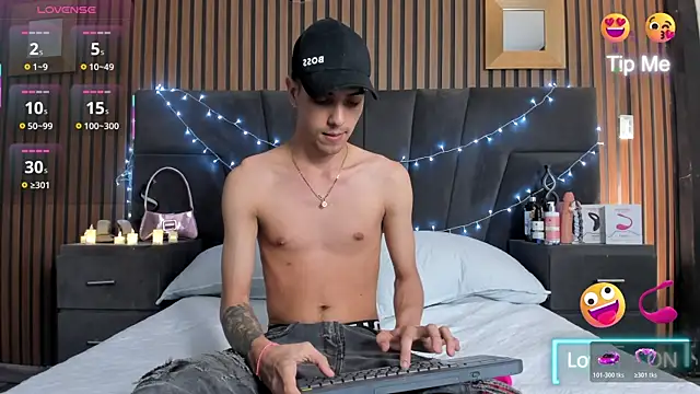 DerryAndIzzy online show from 18, 10, 2025