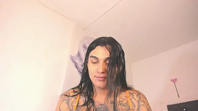 Snapshot of BiancaValentinna chatting on 10, 11, 2025 BiancaValentinna online show from 10, 11, 2025