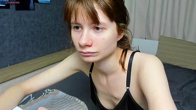 EvelynJin  online show from 19, 10, 2025
