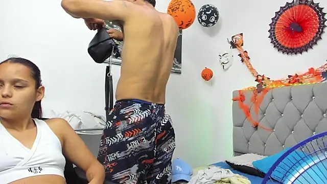 Snapshot of Sofi_And_Santy chatting on 4, 11, 2025 Sofi And Santy online show from 4, 11, 2025