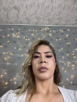 Snapshot of niki_la_rose_2_0 chatting on 2, 12, 2025 niki la rose 2 0 online show from 2, 12, 2025