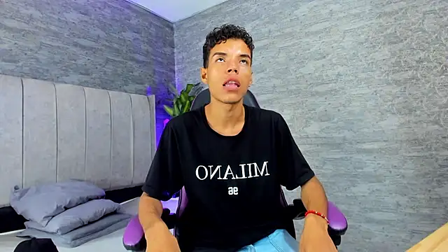 Snapshot of jhojan_foxxx_ chatting on 19, 11, 2025 jhojan foxxx online show from 19, 11, 2025