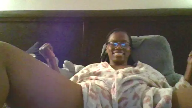 Snapshot of SweetCandy85 chatting on 20, 10, 2025 SweetCandy85 online show from 20, 10, 2025