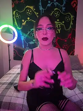 MiniMonroe online show from 5, 11, 2025