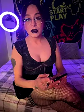 MiniMonroe online show from 6, 11, 2025