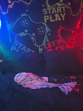 MiniMonroe online show from 7, 11, 2025