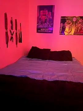 MiniMonroe online show from 5, 12, 2025