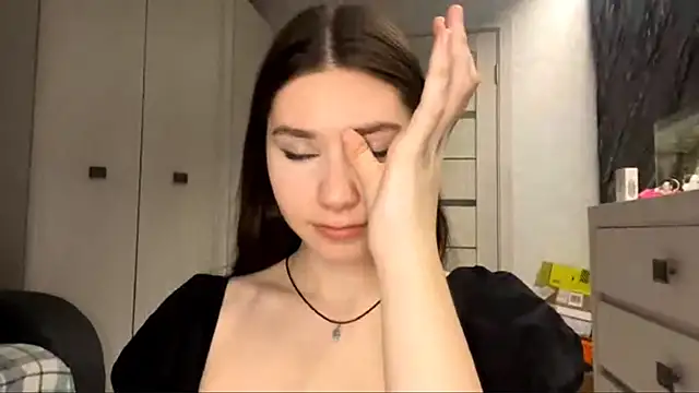 KaseyByczek online show from 19, 10, 2025