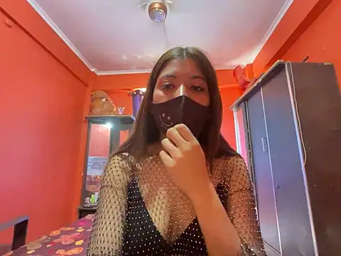 HOT HONEY10 online show from 23, 4, 2026