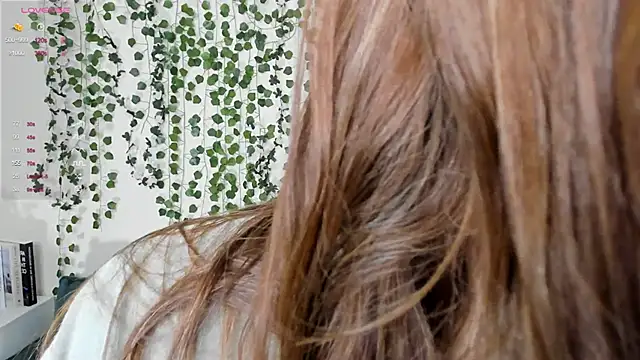 Snapshot of sweet_and_flirt chatting on 31, 10, 2025 sweet and flirt online show from 31, 10, 2025