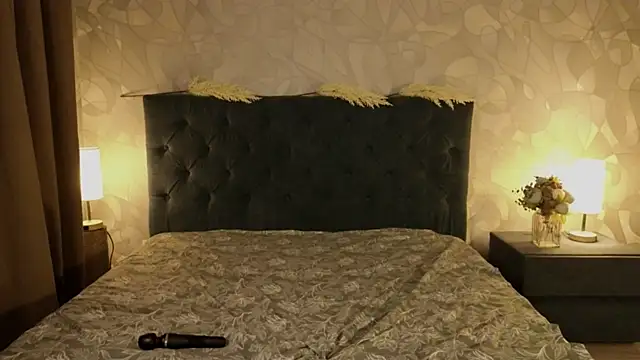 Domestic Bitch online show from 17, 10, 2025