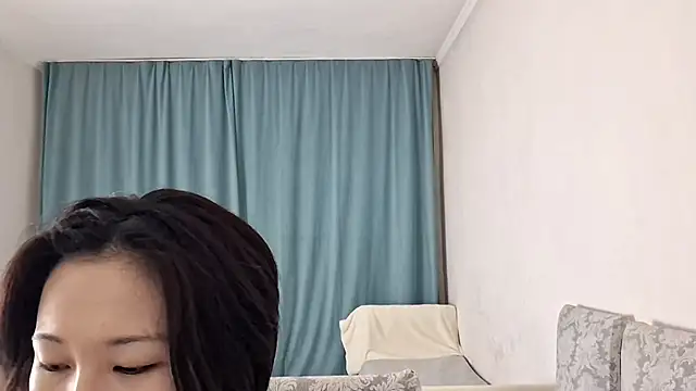 Lyndasilk online show from 8, 4, 2026