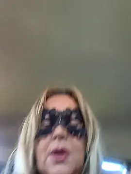 Monellaxx online show from 8, 4, 2026