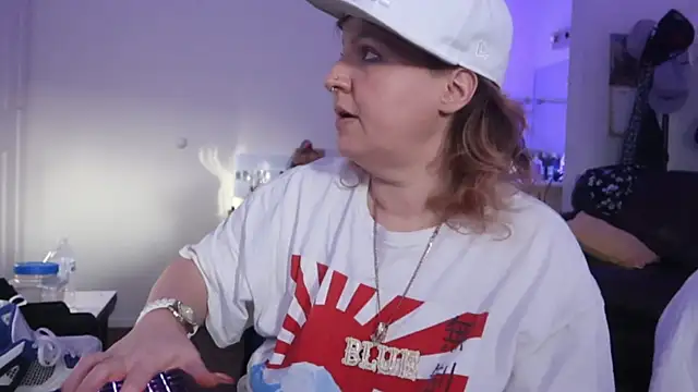 BellaBlueBBW online show from 17, 2, 2025