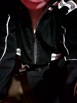 Snapshot of LeanaLy chatting on 16, 12, 2025 LeanaLy online show from 16, 12, 2025