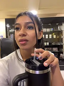 AlyssaRay online show from 1, 4, 2026