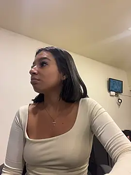 AlyssaRay online show from 18, 5, 2026