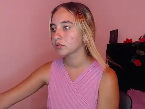 Snapshot of mandyy_petite chatting on 14, 10, 2025 mandyy petite online show from 14, 10, 2025