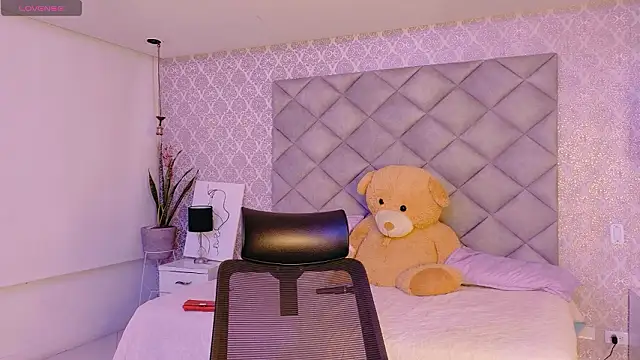 CARO ADAMS1 online show from 4, 3, 2026