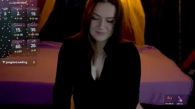 Snapshot of AliceOfWondersS chatting on 5, 11, 2025 AliceOfWondersS online show from 5, 11, 2025