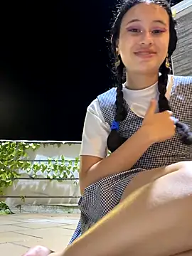 Snapshot of l0lita_sweet chatting on 4, 12, 2025 l0lita sweet online show from 4, 12, 2025