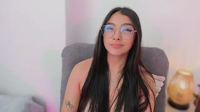 Snapshot of MirandaJohnson_ chatting on 2, 3, 2026 MirandaJohnson online show from 2, 3, 2026