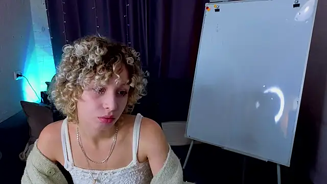 Mary Wahlberg online show from 22, 10, 2025