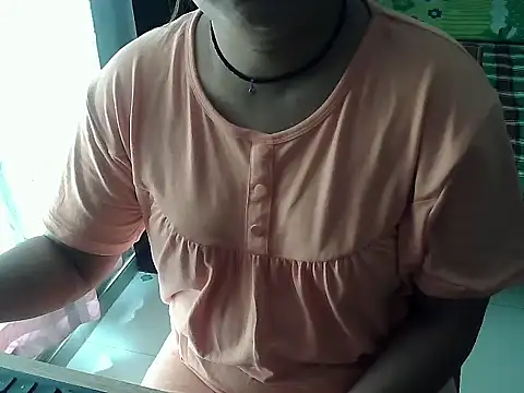 Snapshot of SexyRani2000 chatting on 12, 11, 2025 SexyRani2000 online show from 12, 11, 2025