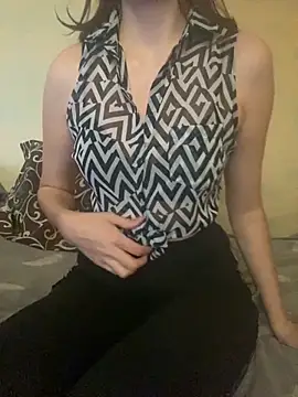 Snapshot of KittieCreme chatting on 26, 11, 2025 KittieCreme online show from 26, 11, 2025