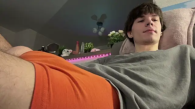 Snapshot of Jeremy1Scott chatting on 6, 2, 2026 Jeremy1Scott online show from 6, 2, 2026