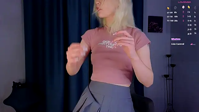 Snapshot of lovedrope chatting on 20, 11, 2025 lovedrope online show from 20, 11, 2025