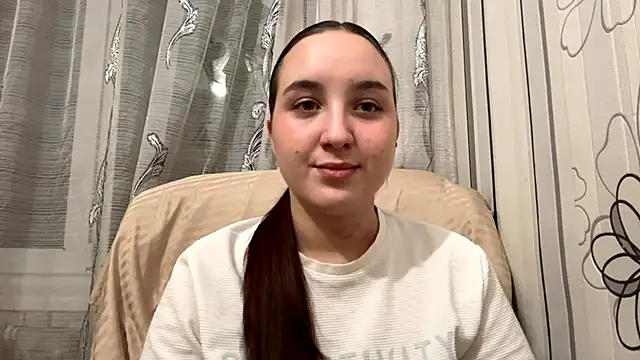 Snapshot of DaisyMolly chatting on 27, 10, 2025 DaisyMolly online show from 27, 10, 2025