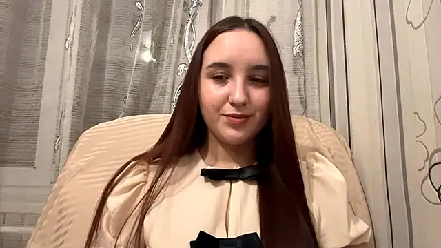 Snapshot of DaisyMolly chatting on 5, 11, 2025 DaisyMolly online show from 5, 11, 2025
