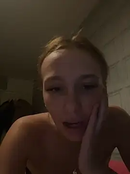 PoppyBabeMae online show from 24, 10, 2025