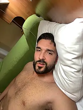 Snapshot of ReDiBastoni90 chatting on 14, 10, 2025 ReDiBastoni90 online show from 14, 10, 2025