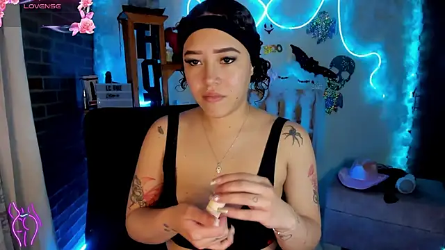 Snapshot of Lizz_martins chatting on 16, 10, 2025 Lizz martins online show from 16, 10, 2025